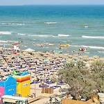 Brooklyn And Pool - Parking * Mamaia