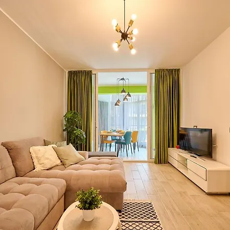 Brooklyn And Pool - Parking Apartament Mamaia